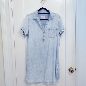 Light blue light weight blue short sleeve dress with frayed hem